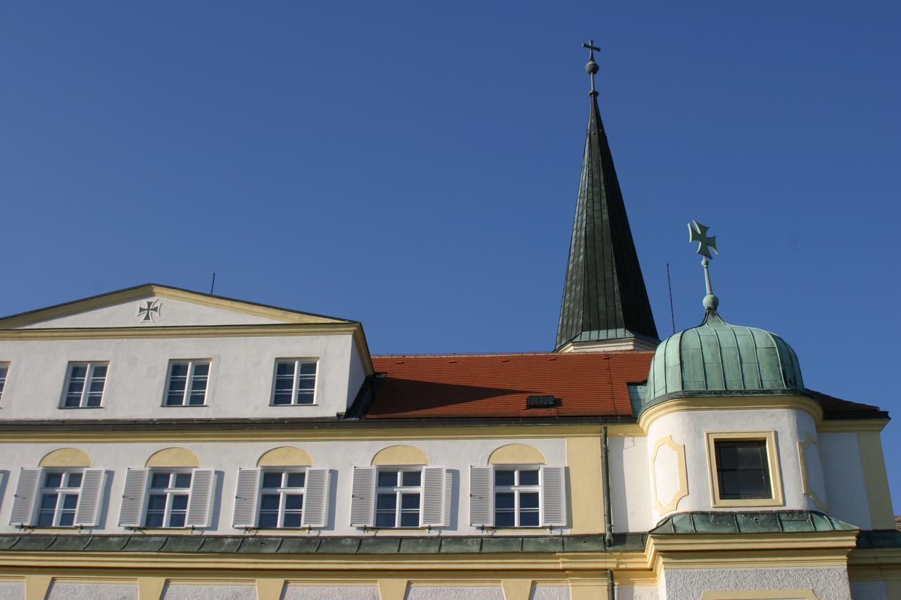 Schloss Gumpoldskirchen Exterior photo